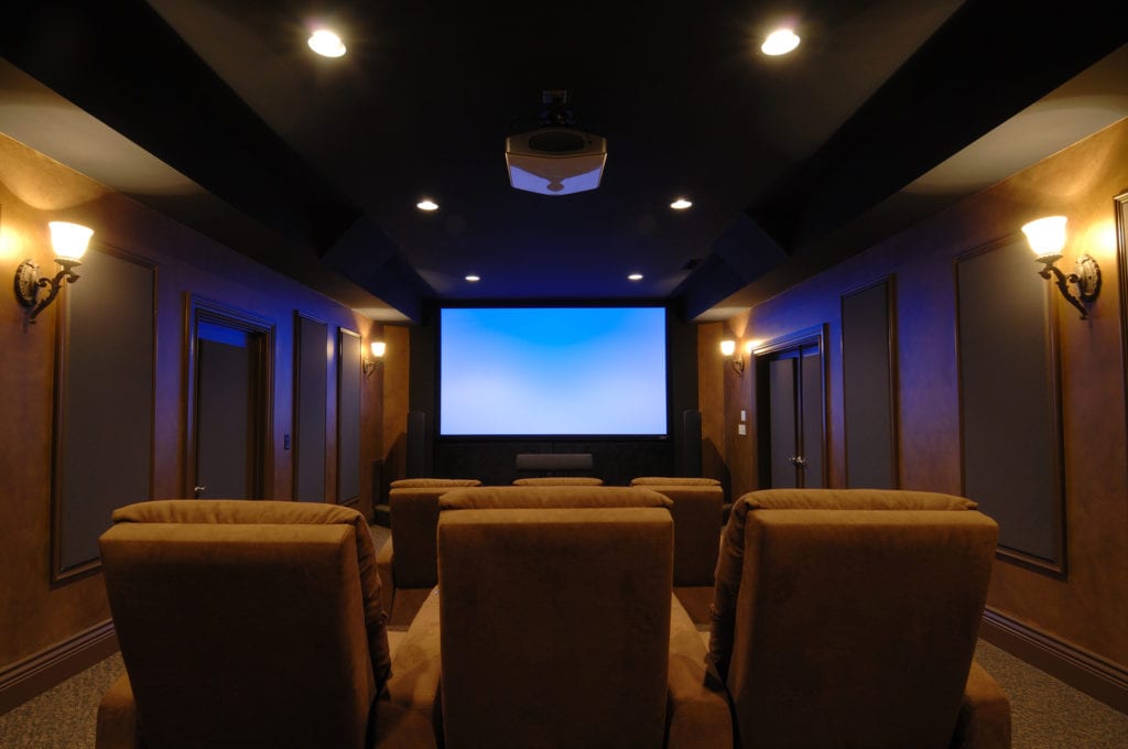 Dark-Home-Theater-Blue-Screen